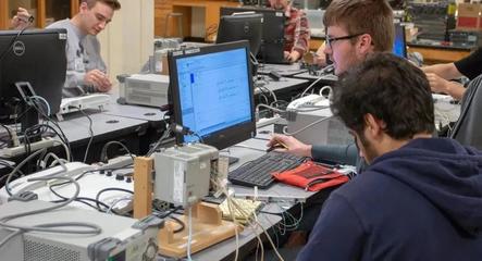 2021年美國(guó)大學(xué)最具價(jià)值專(zhuān)業(yè)排名揭曉 計(jì)算機(jī)軟硬件專(zhuān)業(yè)榮登吸金榜首